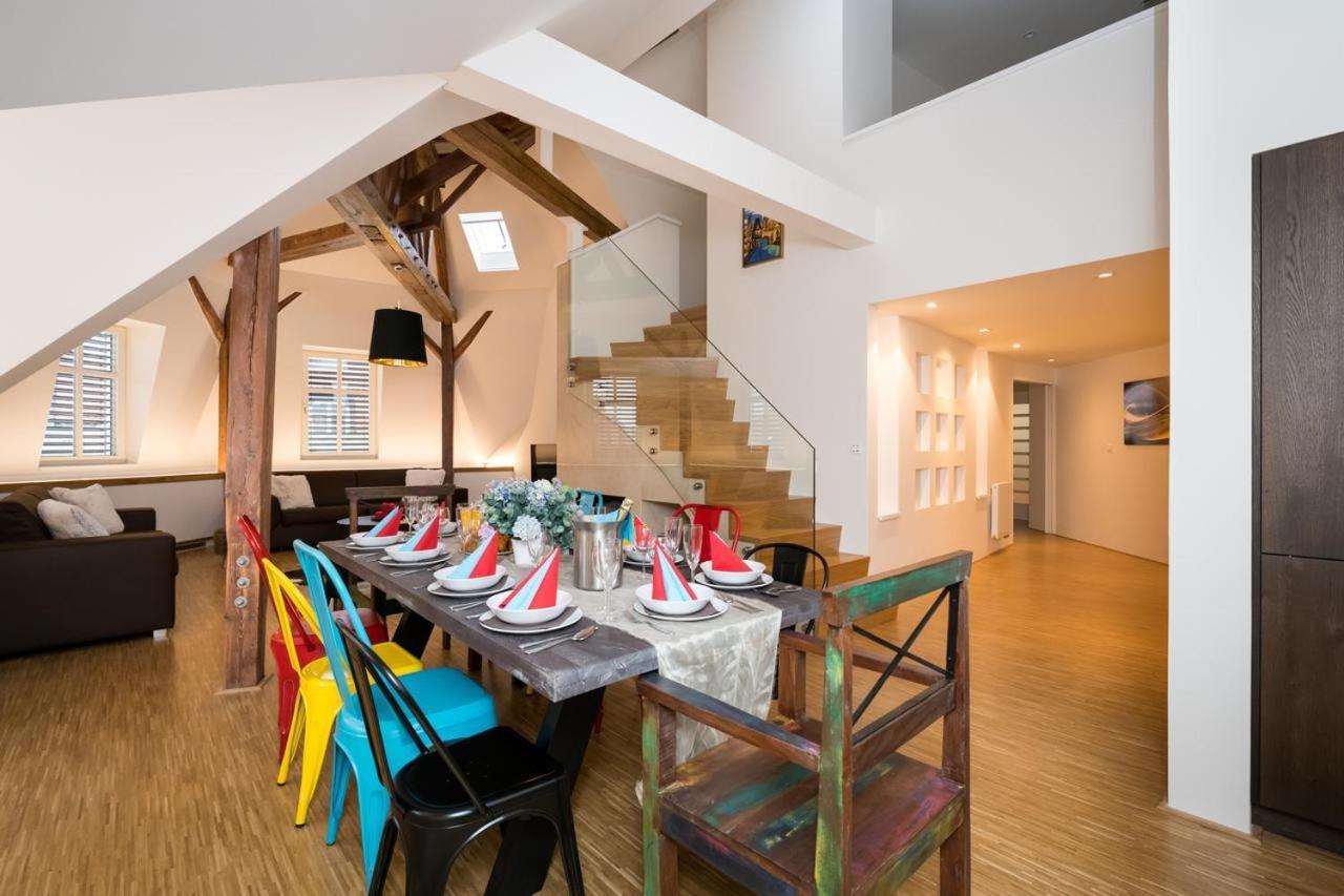 Love To Live Apartments ปราก ภายนอก รูปภาพ