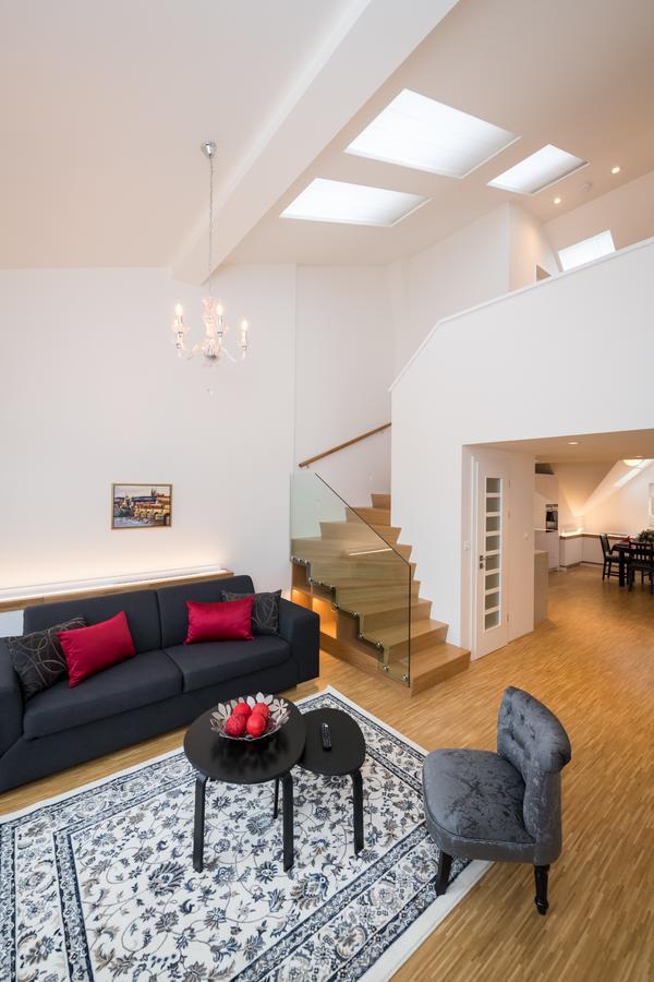 Love To Live Apartments ปราก ภายนอก รูปภาพ