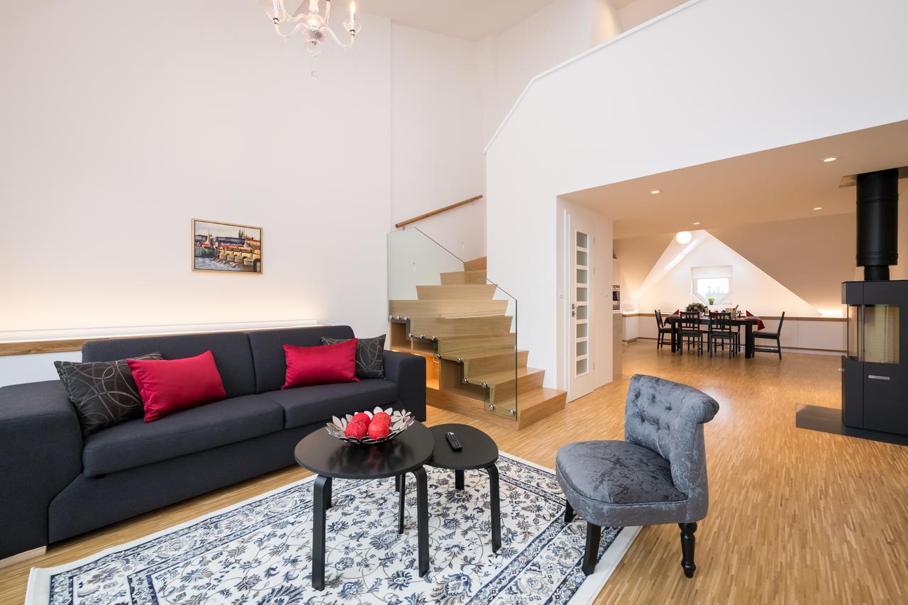 Love To Live Apartments ปราก ภายนอก รูปภาพ