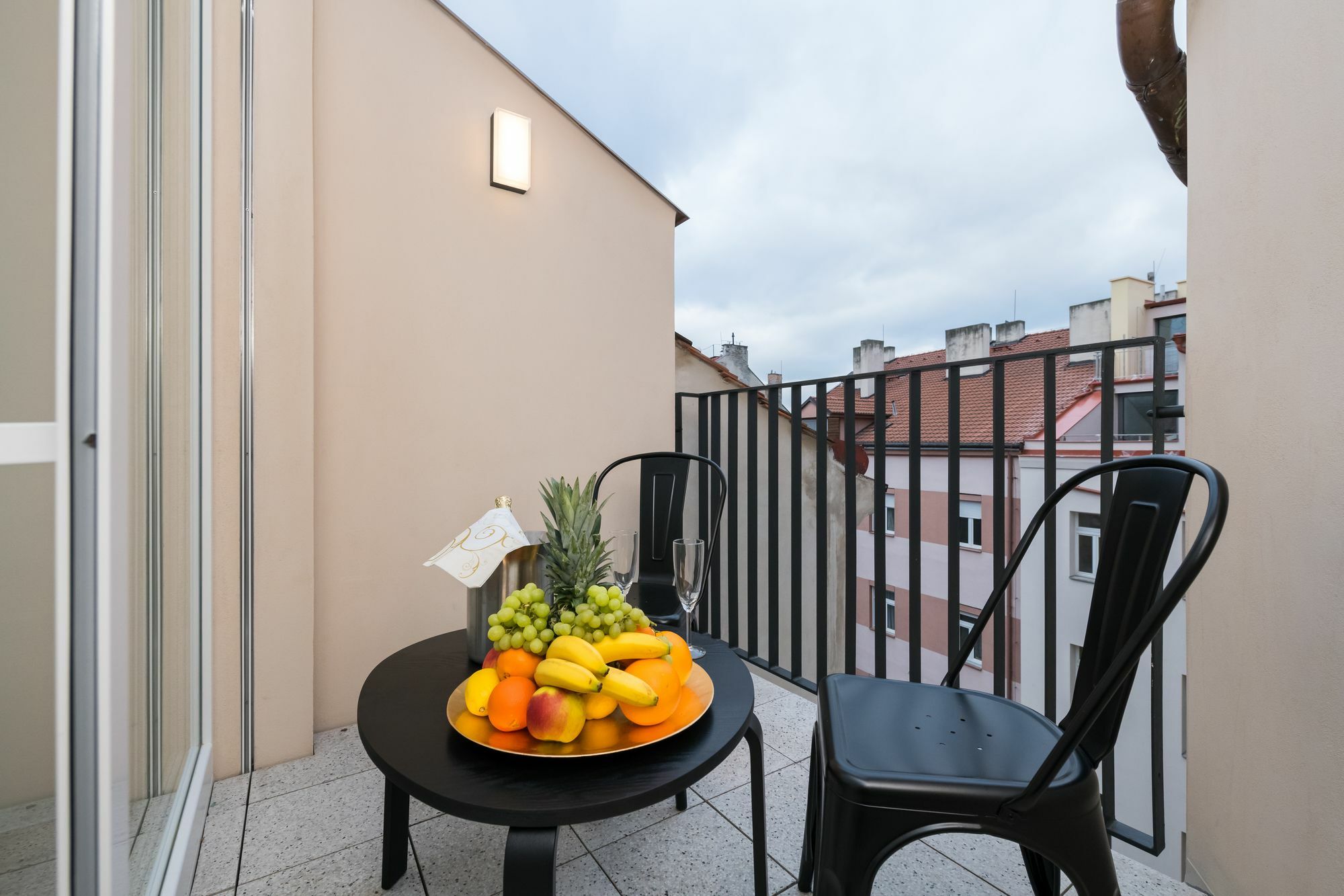 Love To Live Apartments ปราก ภายนอก รูปภาพ